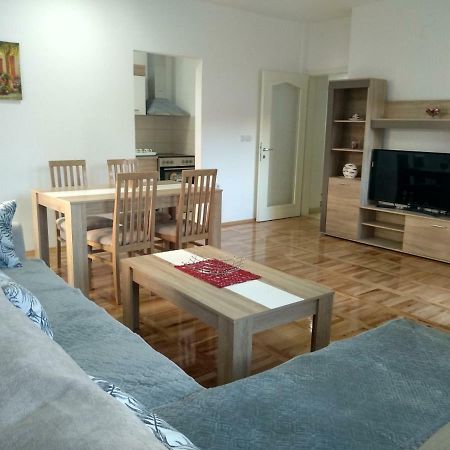 Tea Apartment Kumanovo Exteriör bild