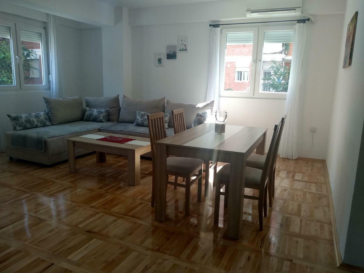 Tea Apartment Kumanovo Exteriör bild