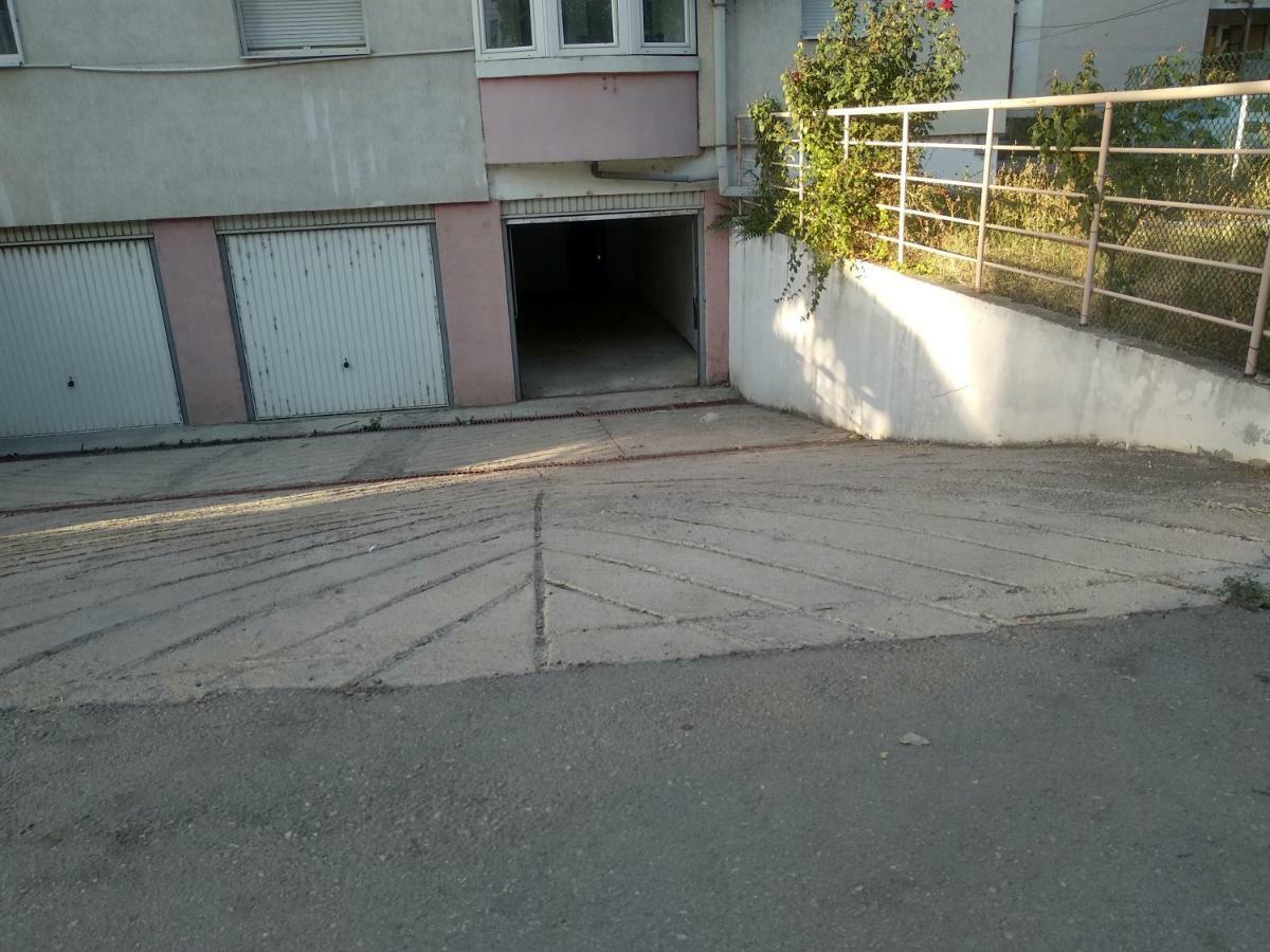 Tea Apartment Kumanovo Exteriör bild